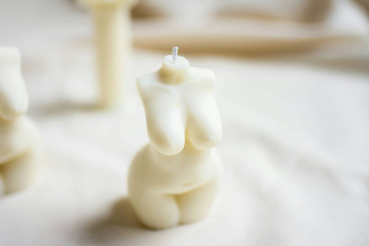 How to Masterfully Style rings in a candle for Instant Home Elegance